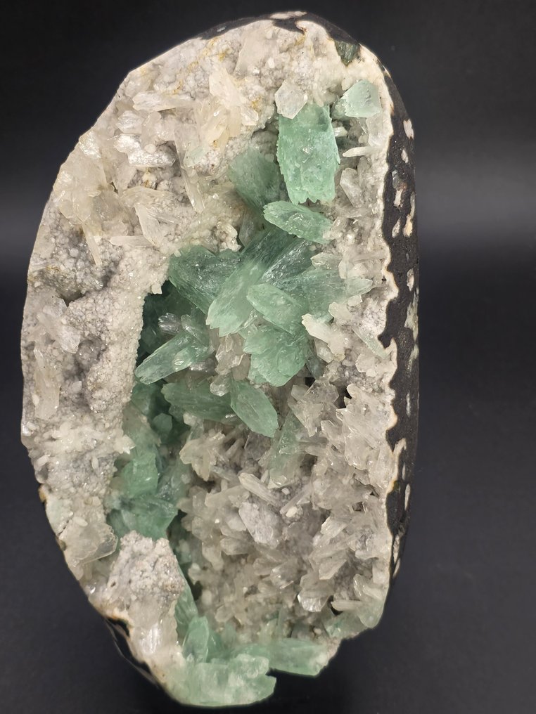 Geode - Height: 15 cm - Width: 8 cm- 708 g #1.0