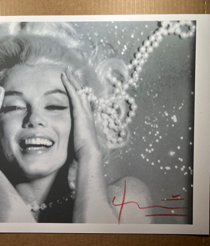 Bert Stern (1929–2013) - Famous Marilyn Monroe Laughing in Pearls #1.0
