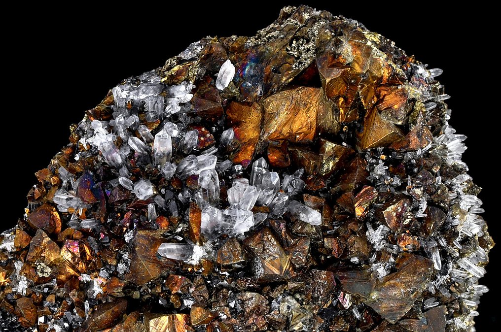 Wonderful iridescent chalcopyrite and quartz from USA - Height: 8.9 cm - Width: 7.7 cm- 520 g #4.3