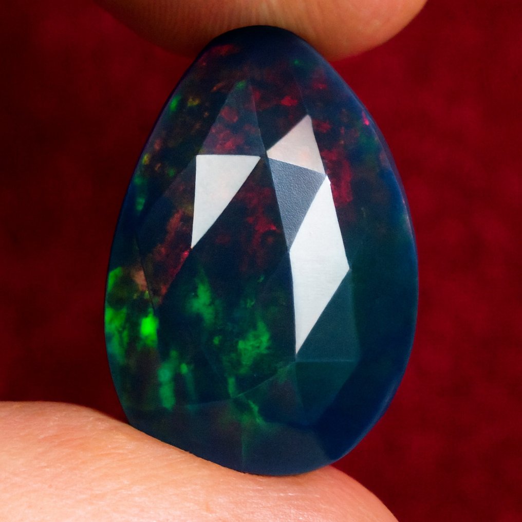 Opal Schwarzer Edelstein erster Qualität AAA+++, bunt schillernd facettiert - sehr selten - 5 Ct- 1 g #3.2