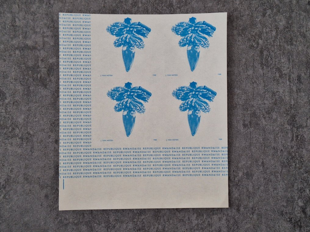 Rwanda 1968 - 27 progressive color proof prints in blocks of 4 from n° 253/262 series Flowers. #4.3