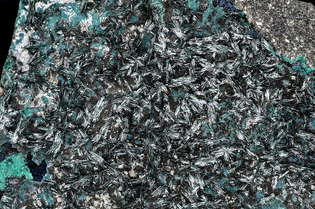 Big deep green Atacamite On Chrysocolla from Chile - Height: 13.8 cm - Width: 11.3 cm- 686 g #2.1