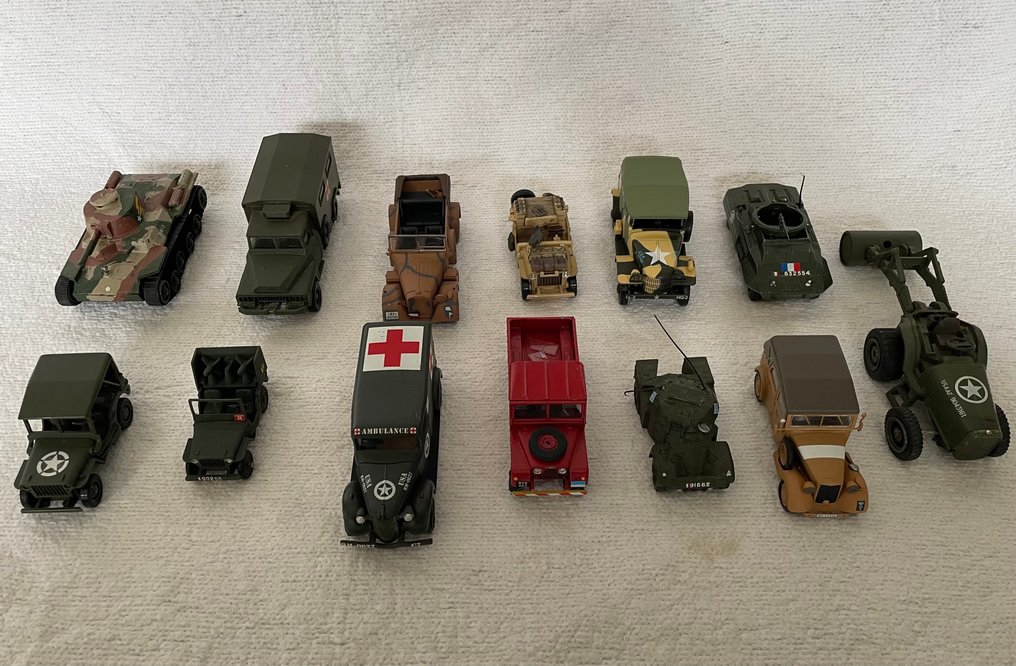 1:43 - Στρατιωτικό όχημα μοντελισμού (12) - Conjunto de veículos militares em miniatura #1.0