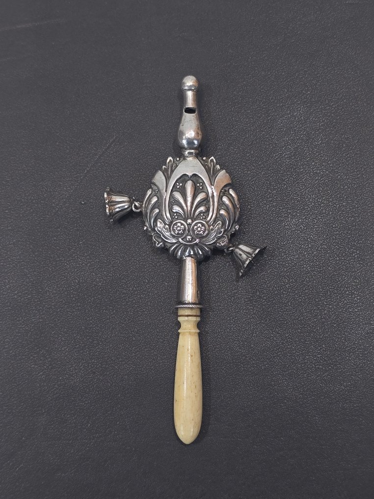 Circa 1800 - Fleur de Lis - .833 Silver -  - Silbato - Francia #1.0