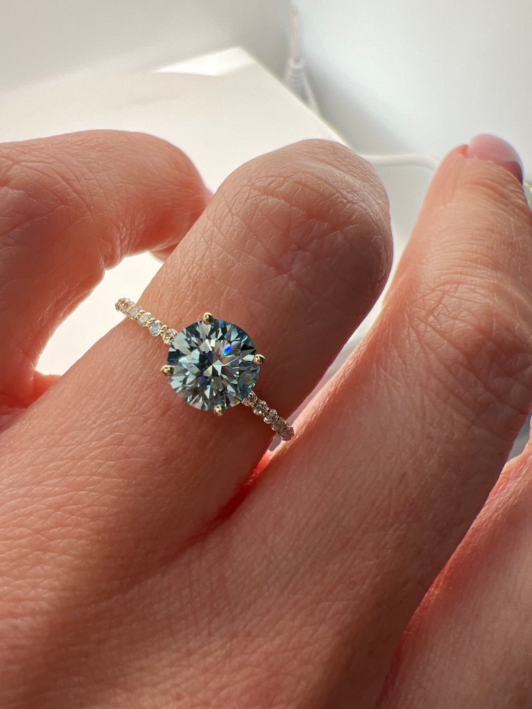 Zonder minimumprijs - Ring - 14 karaat Geel goud - 1.23ct. tw. Blauw Diamant (Fancy gekleurde, lab-grown diamant) - Diamant #3.2