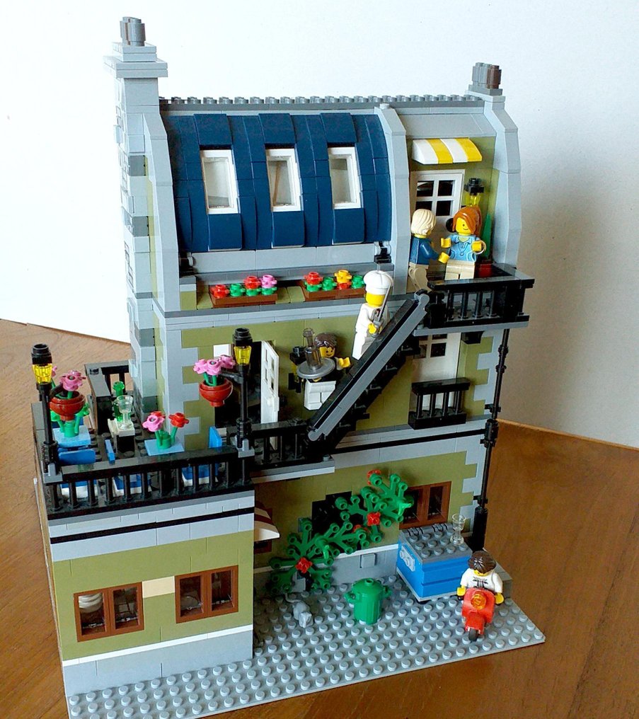 LEGO Set - 10243 - Creator Expert - Parisian Restaurant (DISCONTINUED) #3.2