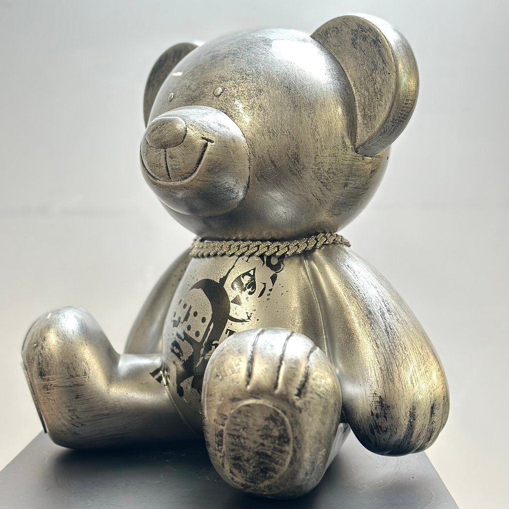 Daluxe Art - 1999 • Rebel Bear #3.2