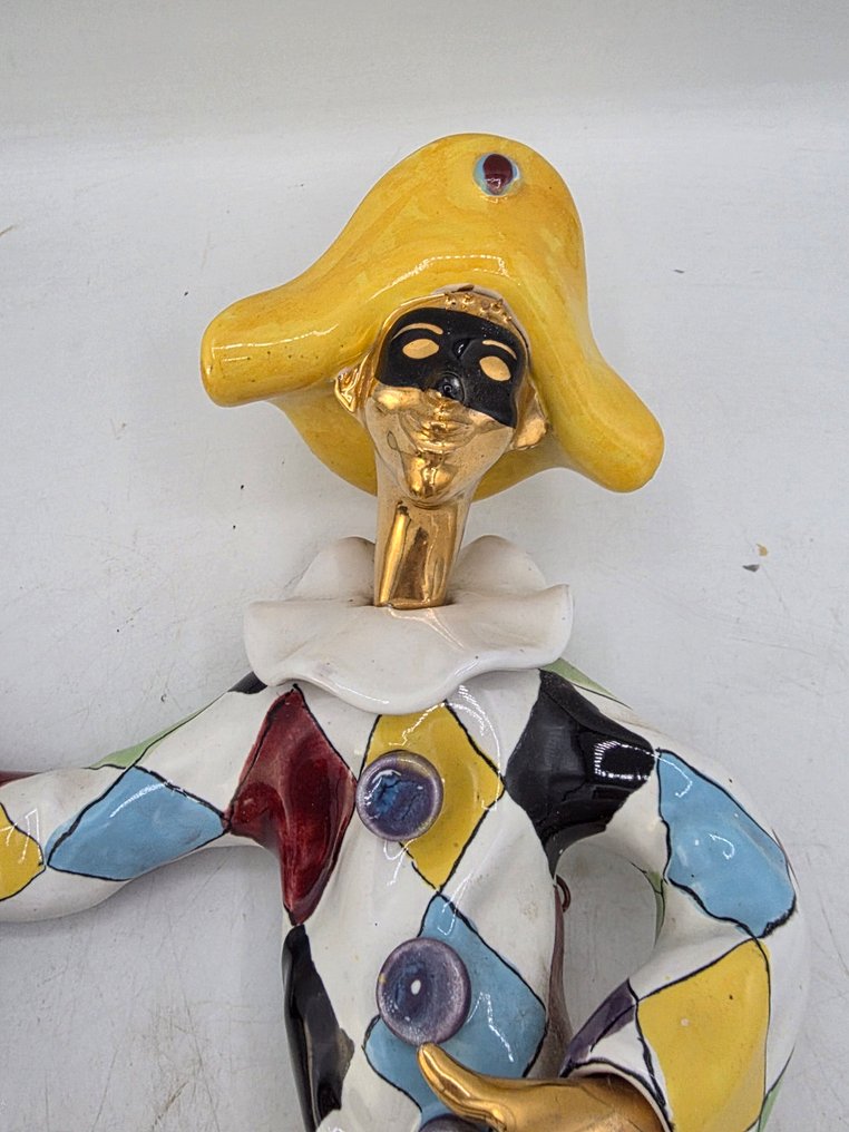 Απλίκα τοίχου - arlequin - Κεραμικό - Επιτοίχιο κέντημα των δεκαετιών του 1950 που απεικονίζει τον Αρλεκίνο #1.0