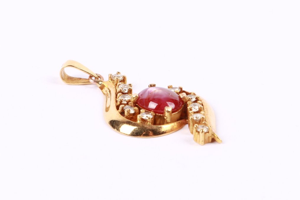 No reserve price - Pendant - 18 kt. Yellow gold Ruby - Diamond #1.0