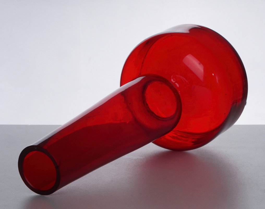 Per lütken (1916–1998) - Βάζο -  Δανέζικο μοντέρνο βάζο από ρουμπινί κόκκινο γυαλί.  - Γυαλί #2.1