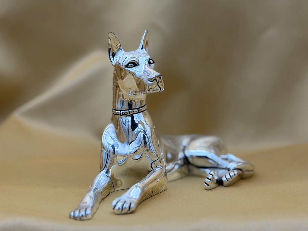 Statue, Decorative sculpture depicting a reclining Great Dane – Silver-leaf resin – 20th century - 15 cm - Resin, Silver - 1990 #1.0