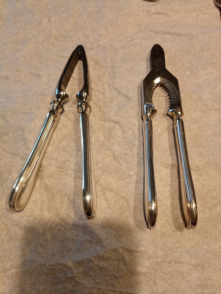 Greggio - Casse-noisette (2) - style San Marco - Argent 800 - Paire d'ustensiles en argent. #1.0
