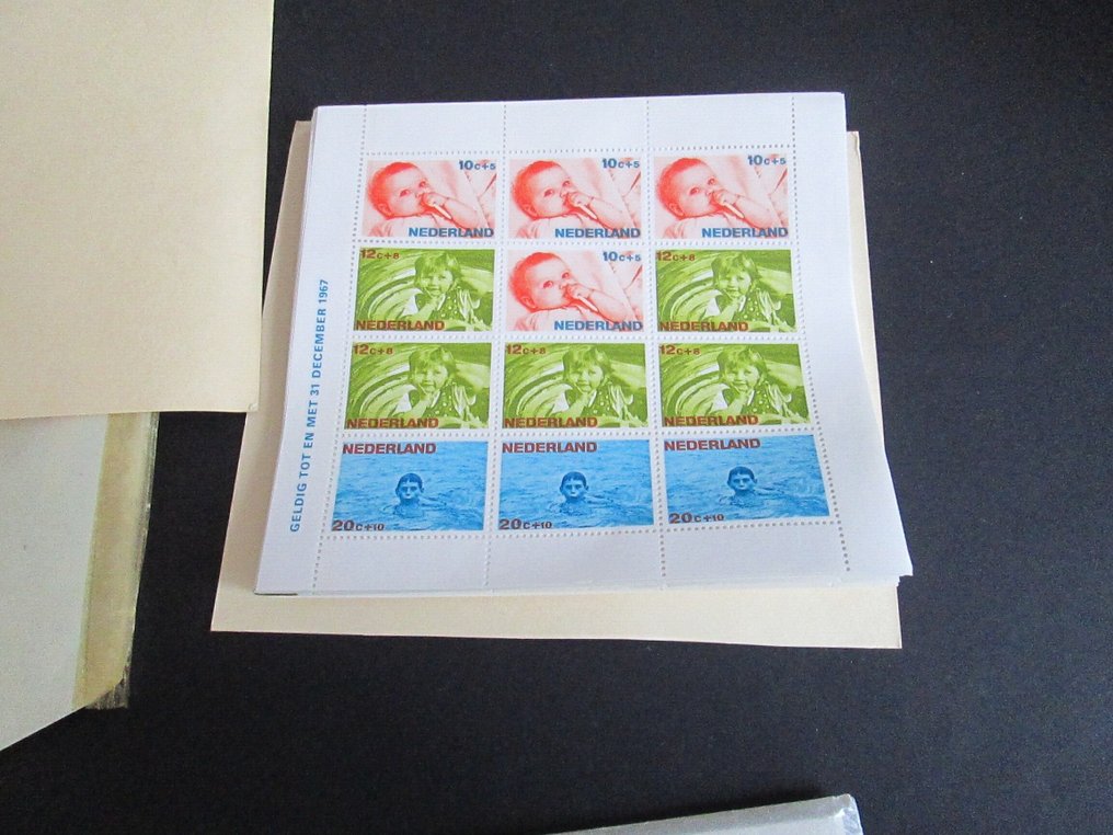 荷兰  - 2包1966/67年儿童邮票，每包50个 #4.3