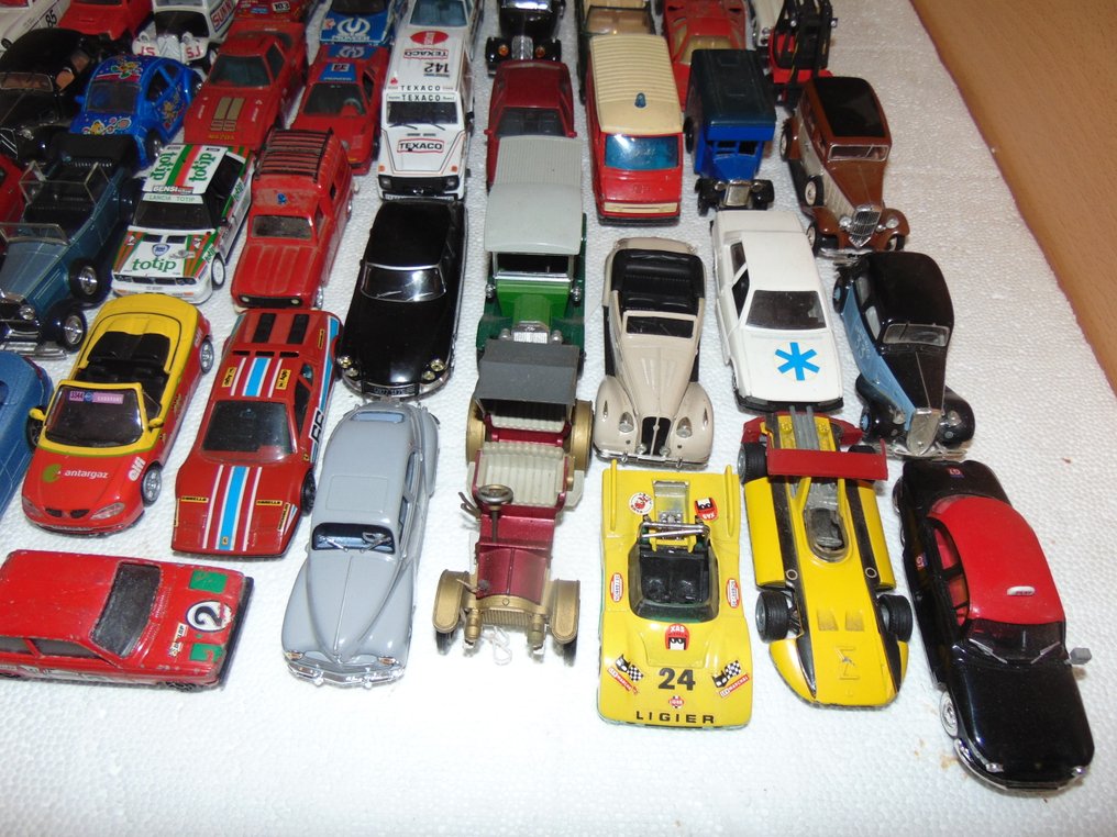 1:43 - Modelauto (52) - Lot de miniatures automobiles - Grote partij van 52 voertuigen 1/43e #3.2