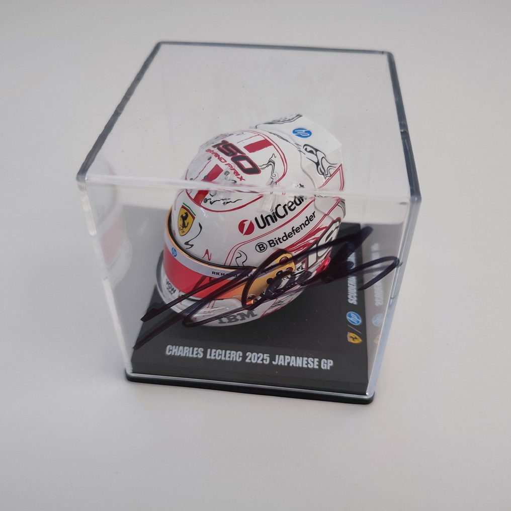 Ferrari - Gran Premio de Japón - Charles Leclerc - 2025 - Scale 1/5 helmet  #3.2