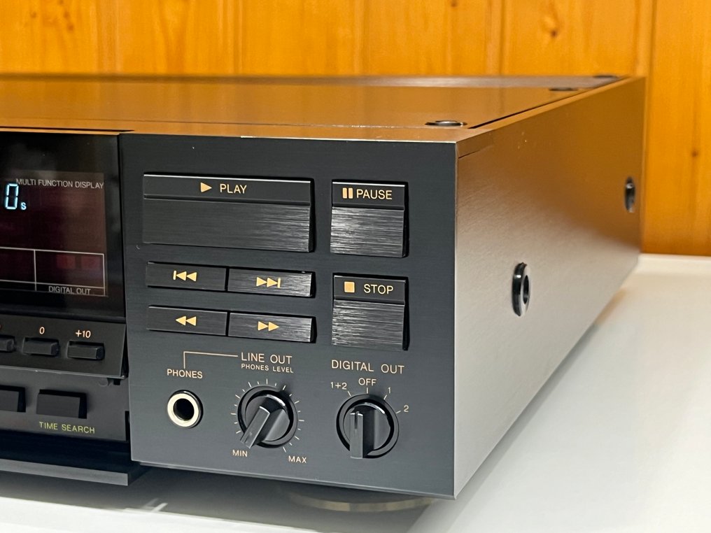 Denon - DCD-3300 CD player #3.2