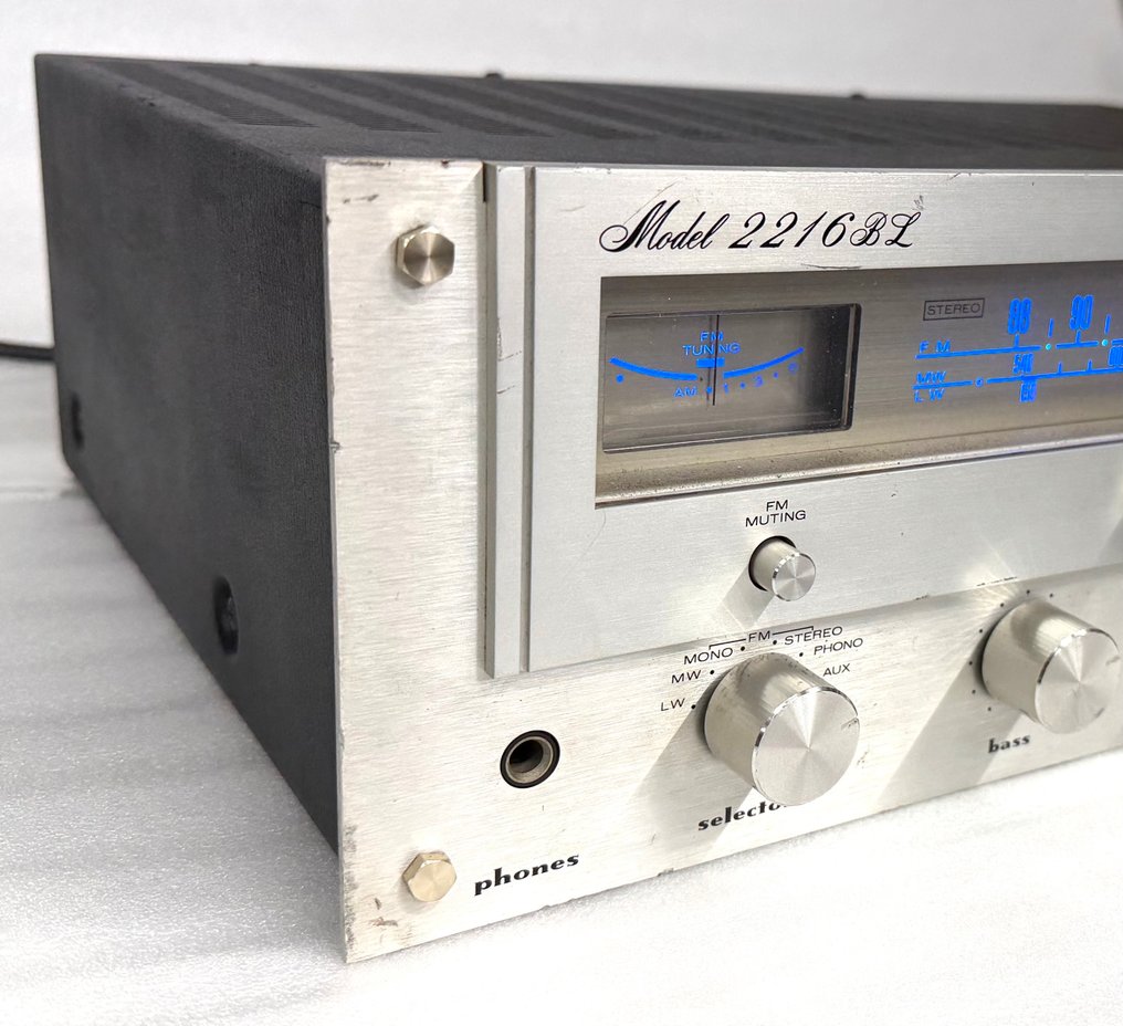 Marantz - 2216 BL Receiver stereo în stare solidă #1.0