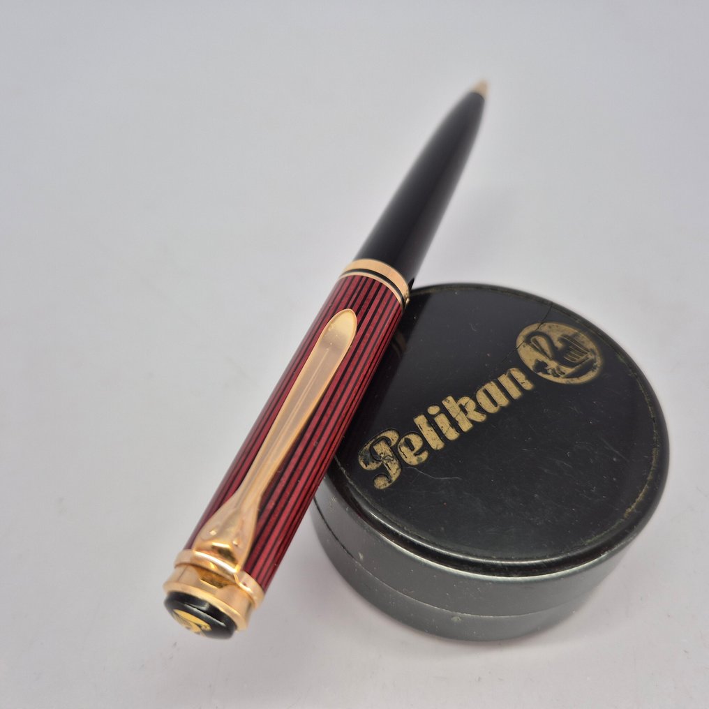 百利金 - Ballpoint K800 - Red striated and black body - 1990's - 没有保留价 - 圆珠笔 #1.0