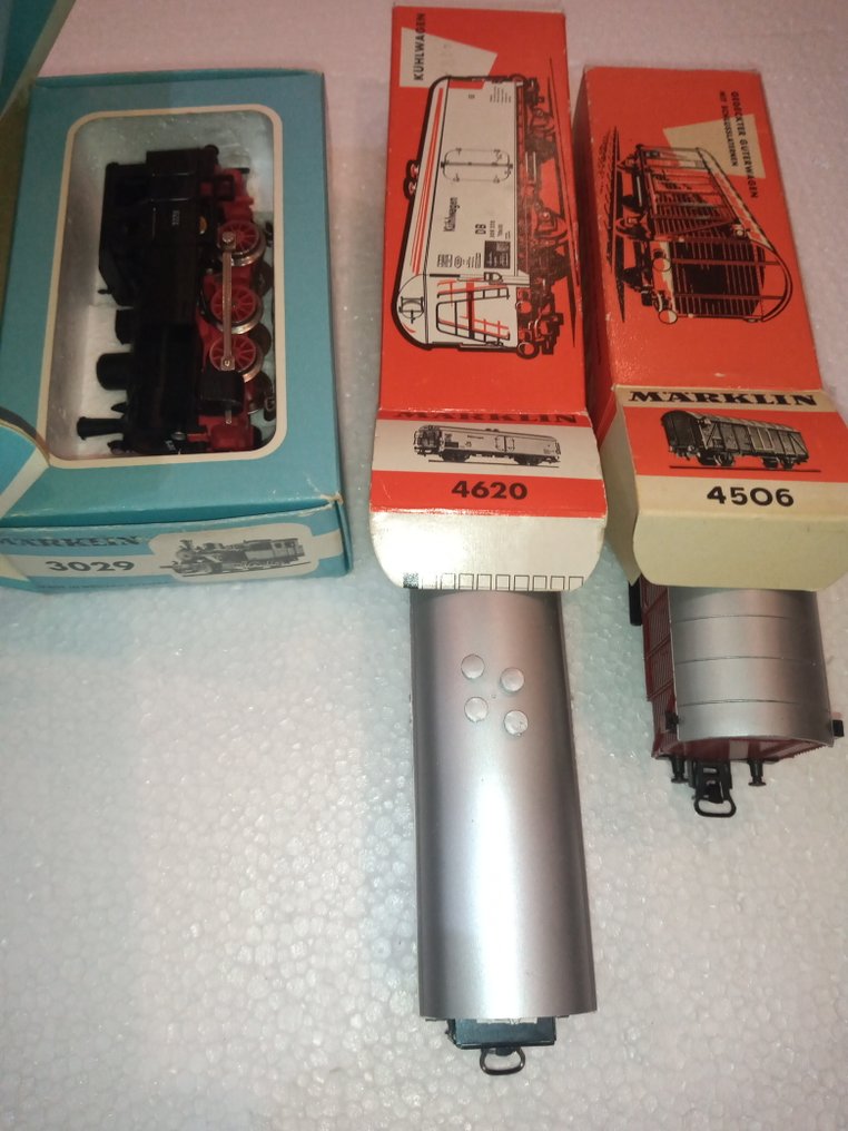 Märklin H0 - 3029/4620/4506 - Locomotora a escala (3) - Locomotora ténder con dos vagones de mercancías - DB #1.0