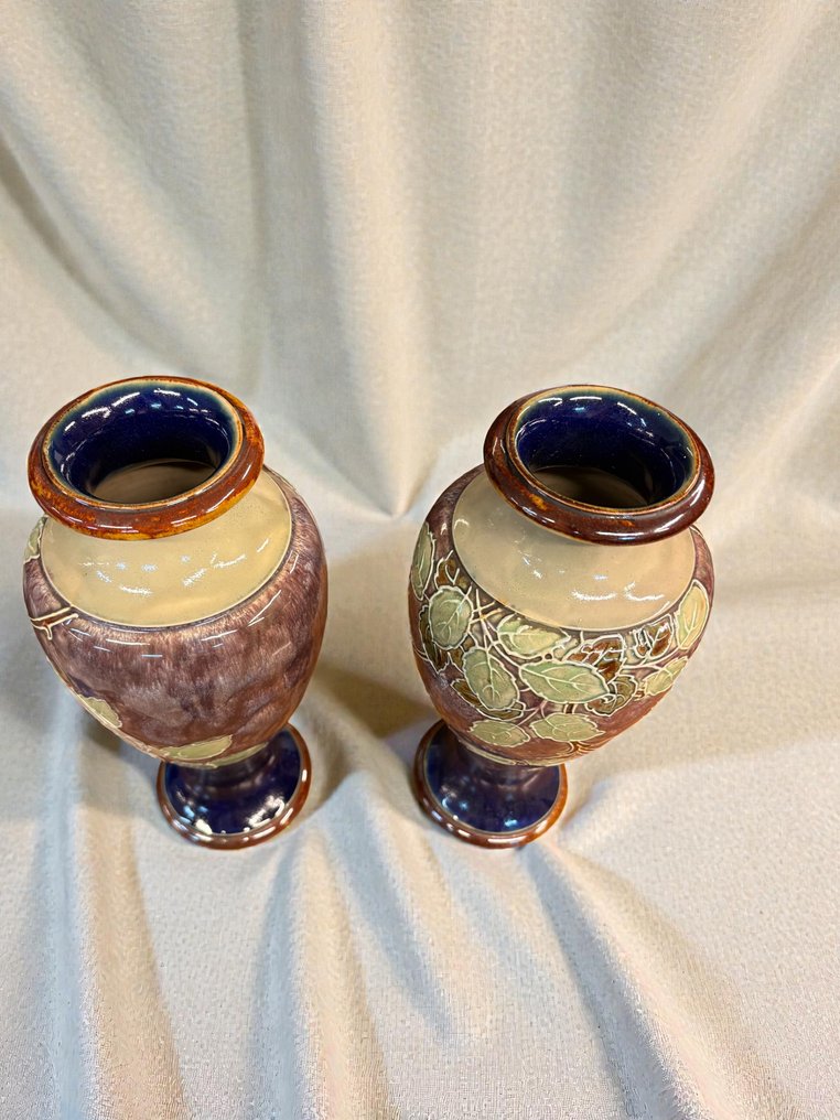 Royal Doulton - Florrie Jones - 花瓶 (2)  - 陶瓷 #1.0