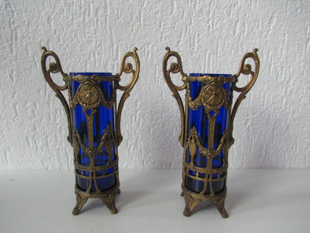 Βάζο (2) -  2 αντίκα βάζα με γυαλί σε μπλε κοβαλτίου  - Γυαλί #1.0