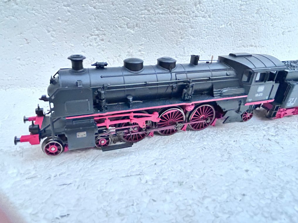 Märklin H0 - 37187-02 - Steam locomotive with tender (1) - BR 18.4 - DB #2.1