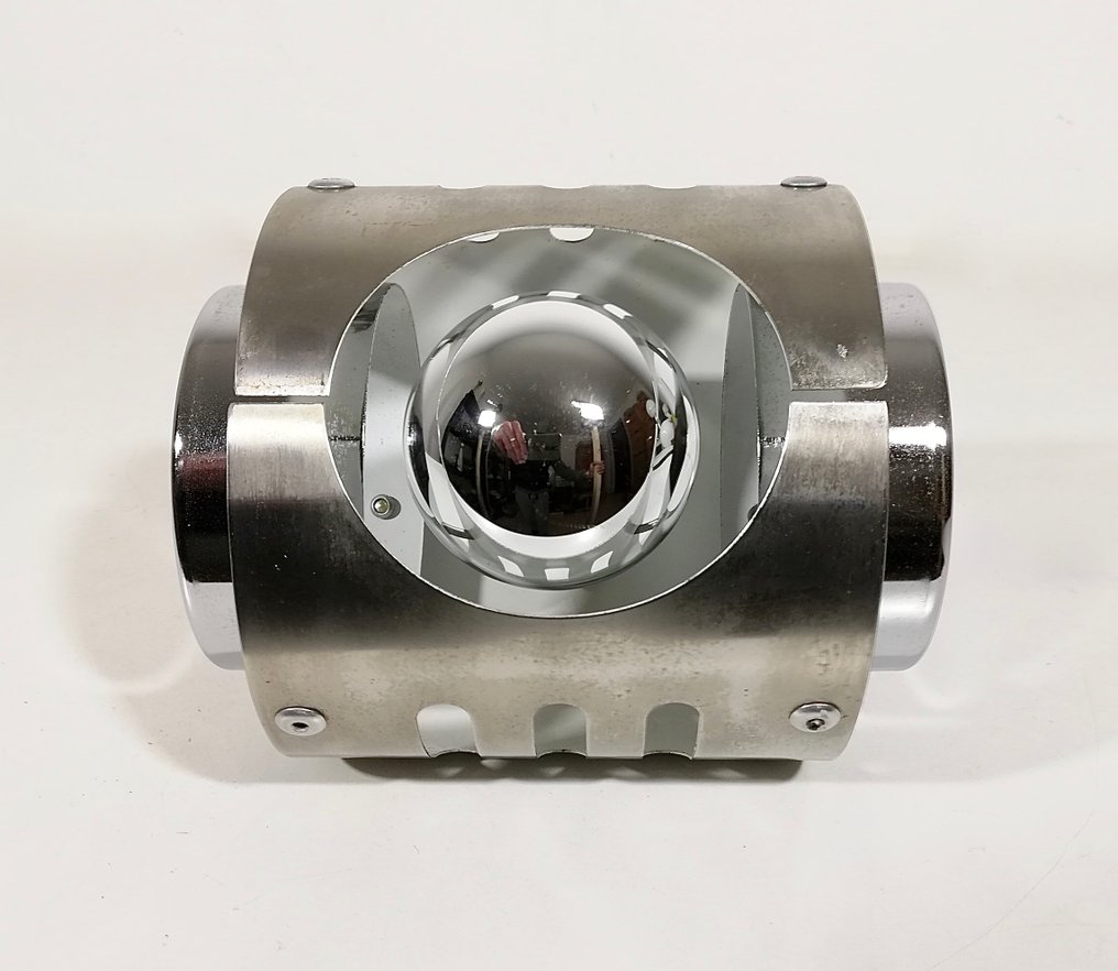 Επιτραπέζιο φωτιστικό - Αντιστρέψιμο φωτιστικό - Επικαλλυμμένο με χρώμιο ατσάλι. - Σχεδιασμός διαστημικής εποχής της δεκαετίας του 1960. #2.1