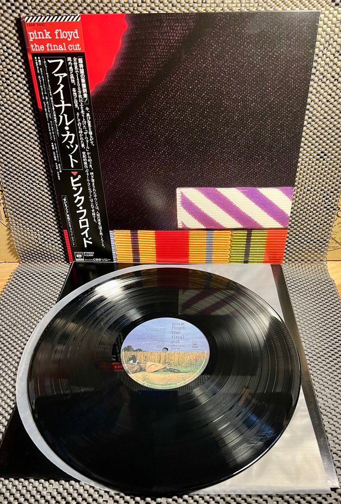 Pink Floyd - The Final Cut - 1st Japan Press - A profound and controversial masterpiece - LP Album (stand-alone item) - Japanese pressing, 1st Pressing - 1983 #2.1