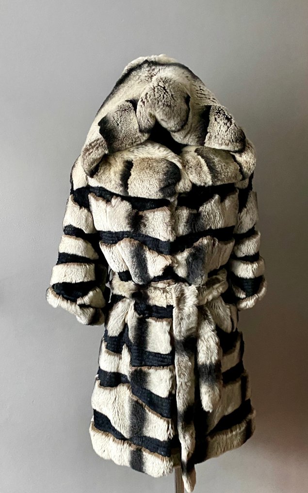 Artisan Furrier - Fur coat #1.0