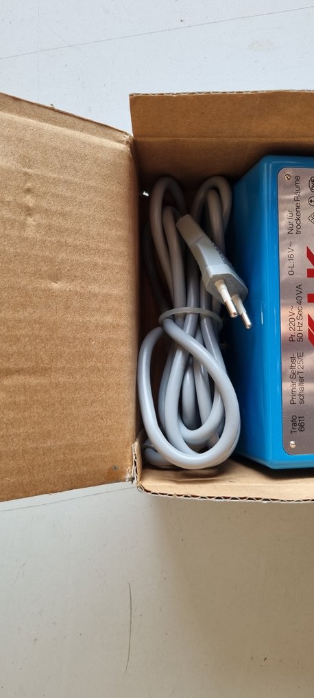 Märklin H0 - 6131 + 6611 - Transformateur (2) - Transformateur en plastique de 30 VA avec lampe de contrôle #4.3