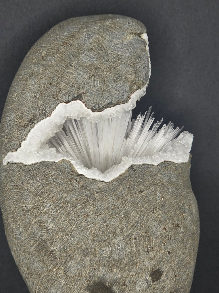 Scolecite Géode - Hauteur : 6 cm- 250 g #2.1