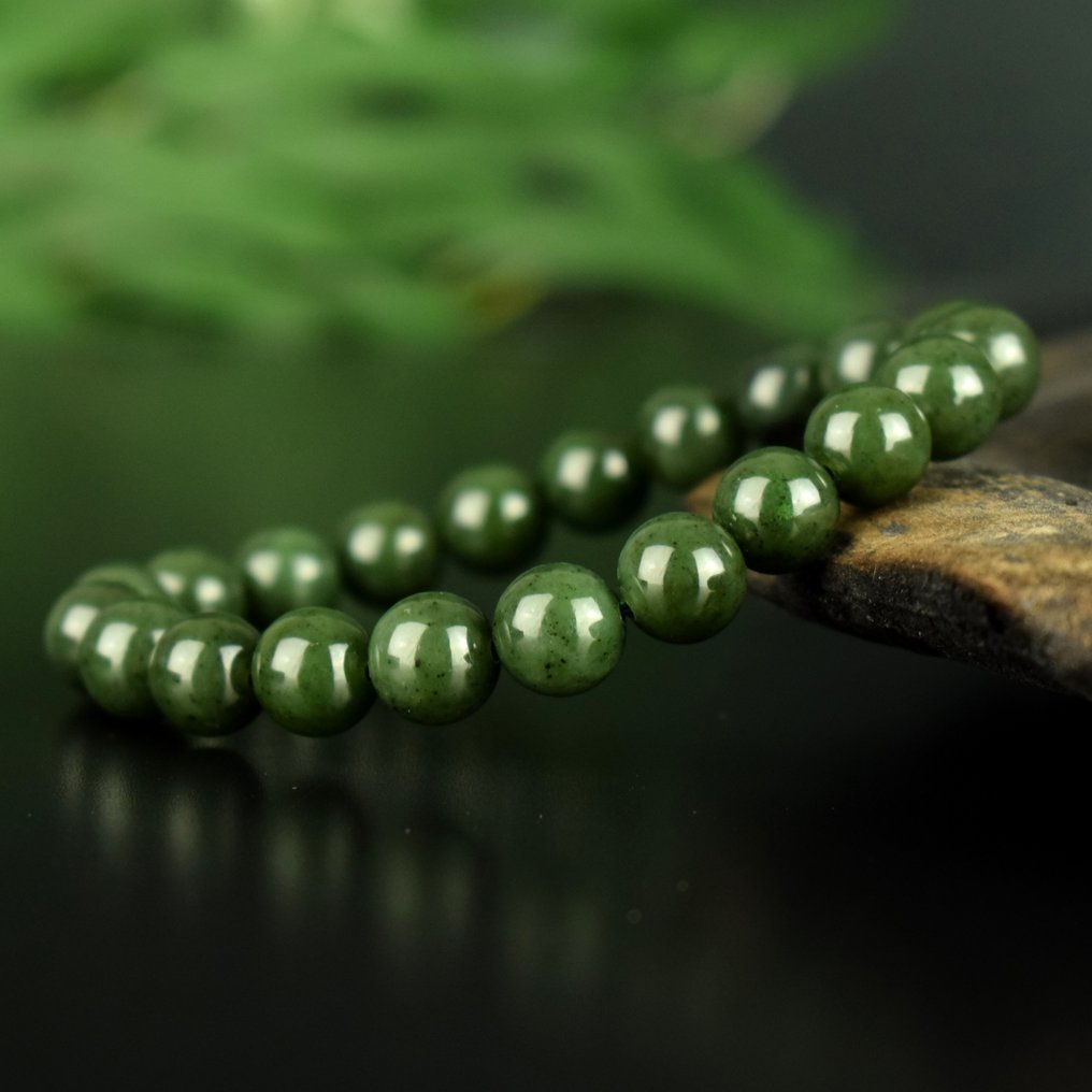 Jade Nephrite verdadeiro e natural - Alta qualidade- 26.1 g #1.0