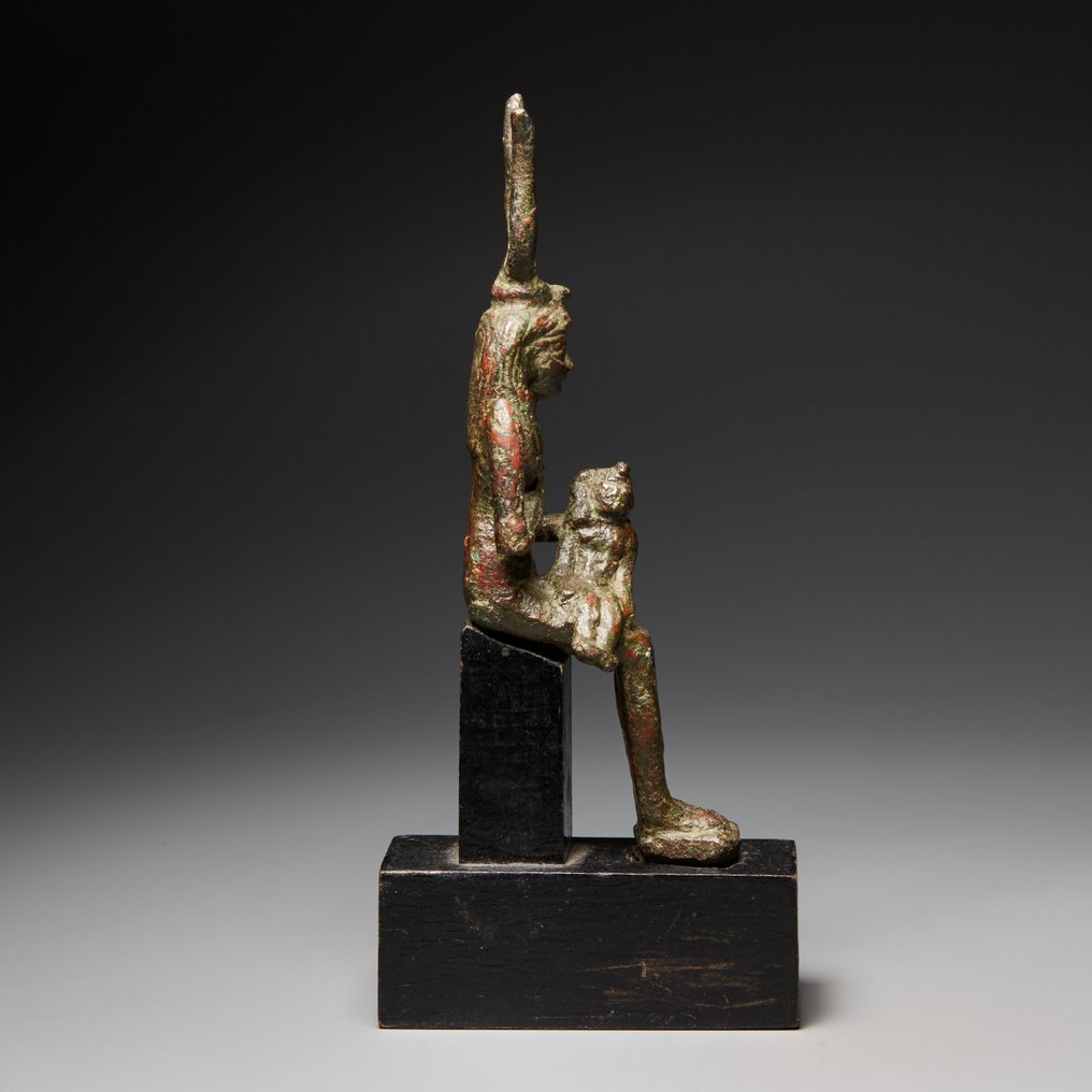 Starożytny Egipt Brązowy Figura Isis karmiącej Harpokratę. Okres późny, 664 - 332 p.n.e. Wysokość 10,5 cm. #3.2