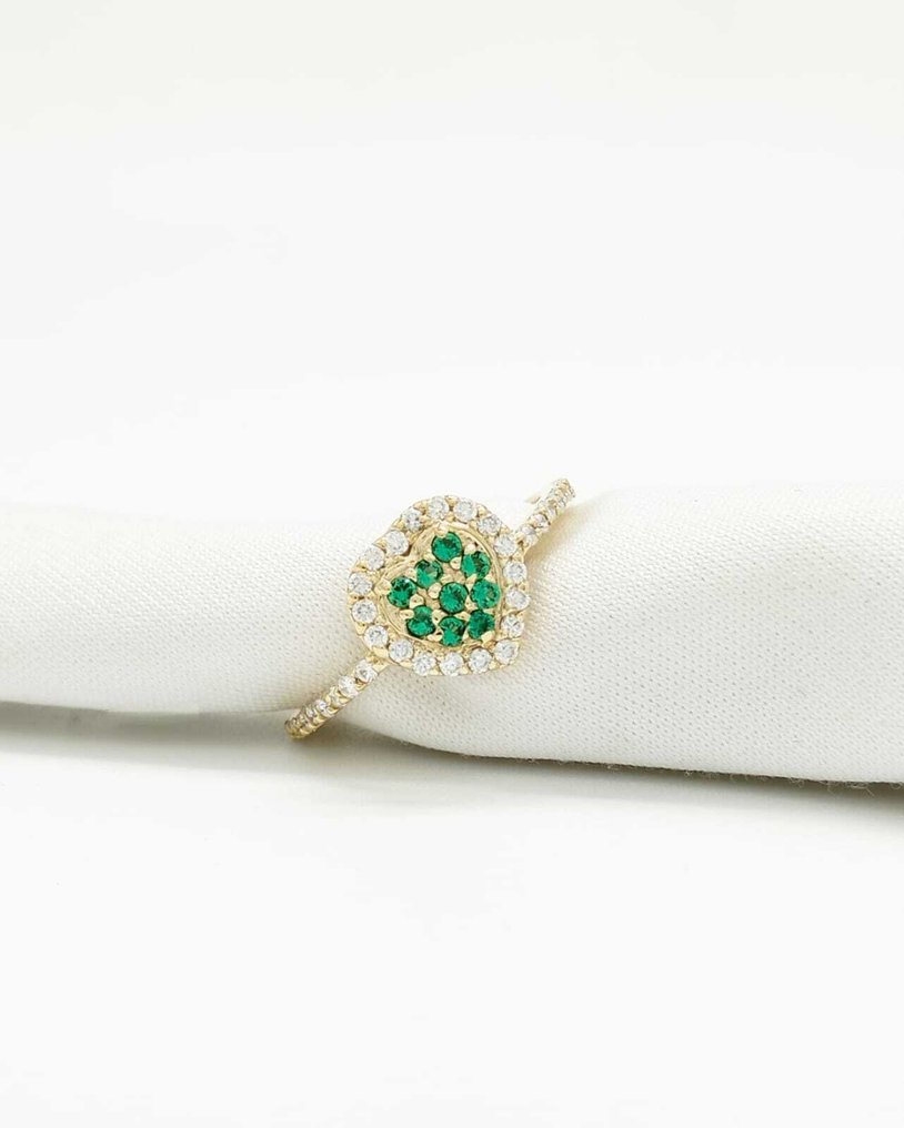 Ei pohjahintaa - Sormus - 14 kt. Keltakulta Smaragdi - Timantti #1.0