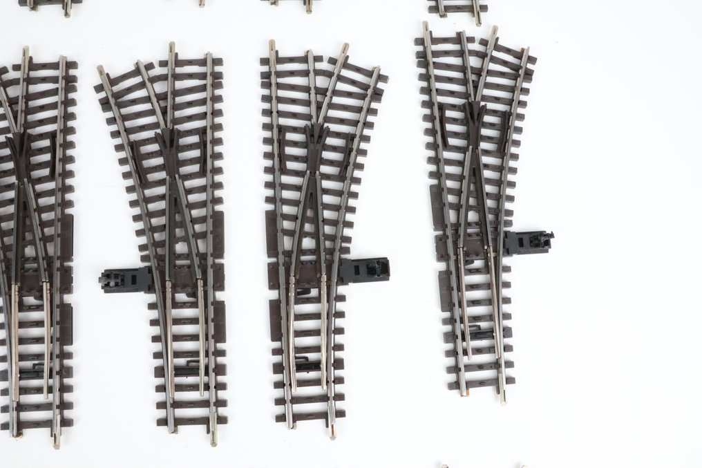 Märklin H0 - 2262/63/64 - Model train tracks (14) - K-wissels full profile on the left and right sides. #4.3