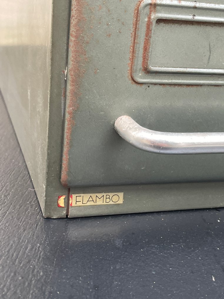 Mobiletto scrittoio (3) - Metallo - Flambo #3.2