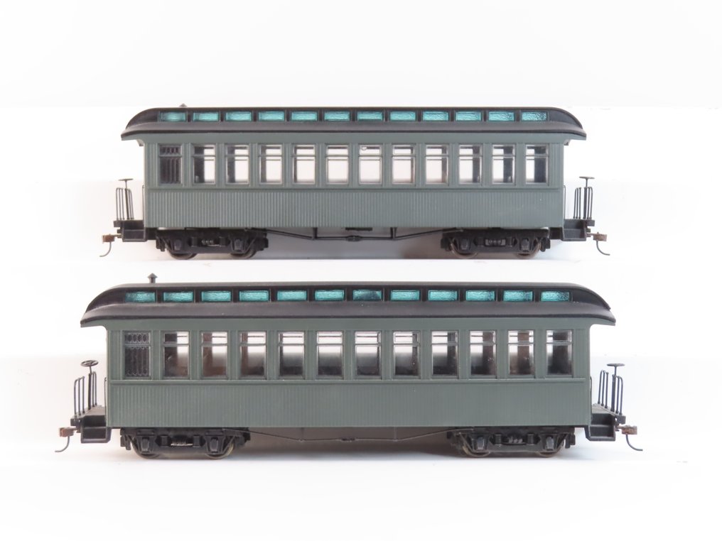 Spectrum 0n30 - Modelltog passasjervogn (2) - 2x fire-seters passasjervogner - Privaat #1.0