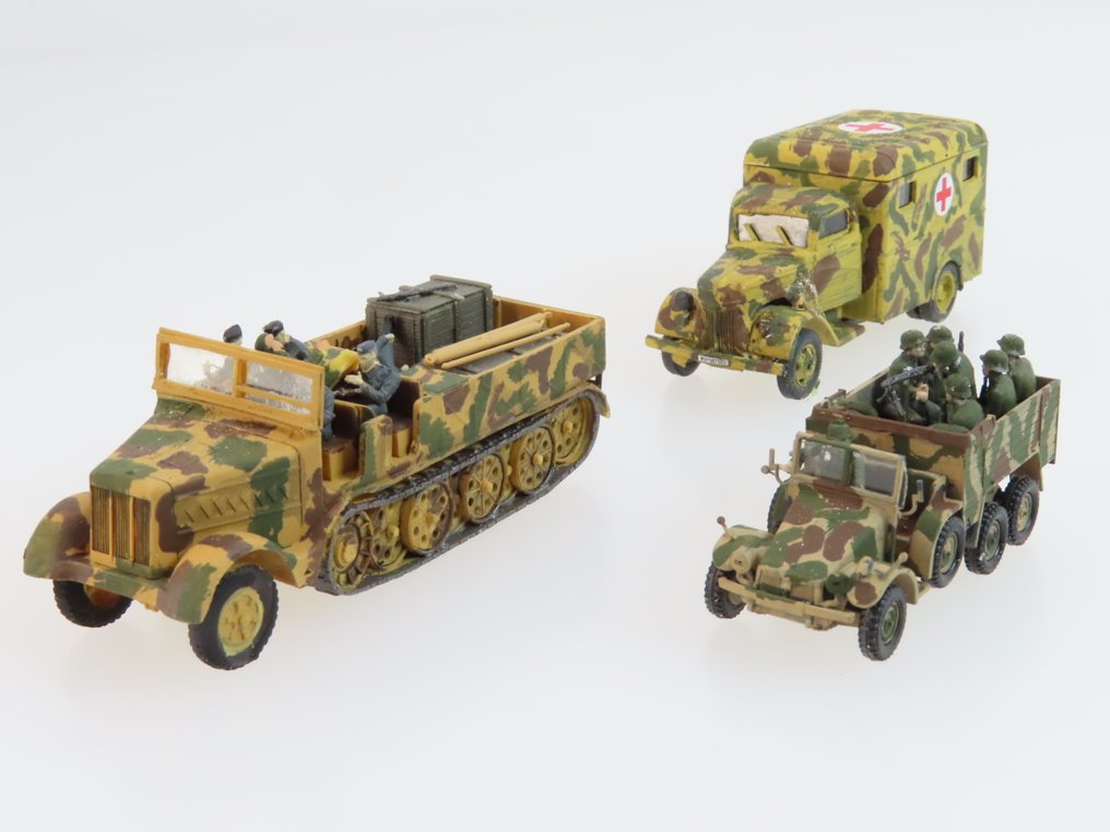 o.a. Roco Minitanks, Wiking 1:87 - 模型军用车辆  (28) - 军事车队由12辆轻型车辆和16名士兵组成。 #3.2