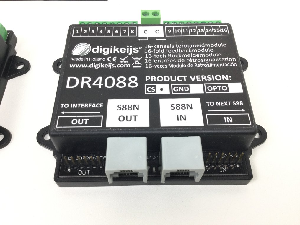 Digikeijs H0 - DR4088/DR60880 - Elektronika (6) - Három visszajelző modul plusz három átvezető kábel. #3.2