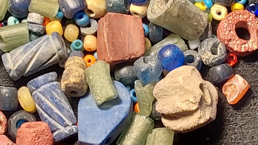 Ancient Egyptian to Roman Glass over 100 ancient beads  (No reserve price) #3.2