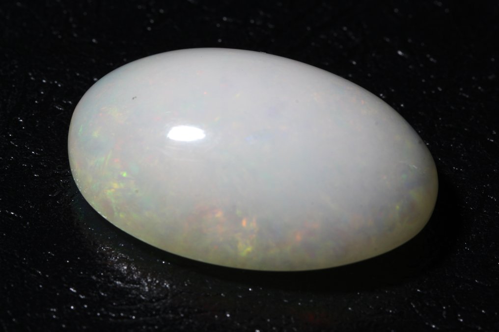 No reserve price White Opal  - 39.09 ct - Instituto Gemólogico Español (IGE) - Color Game #1.0