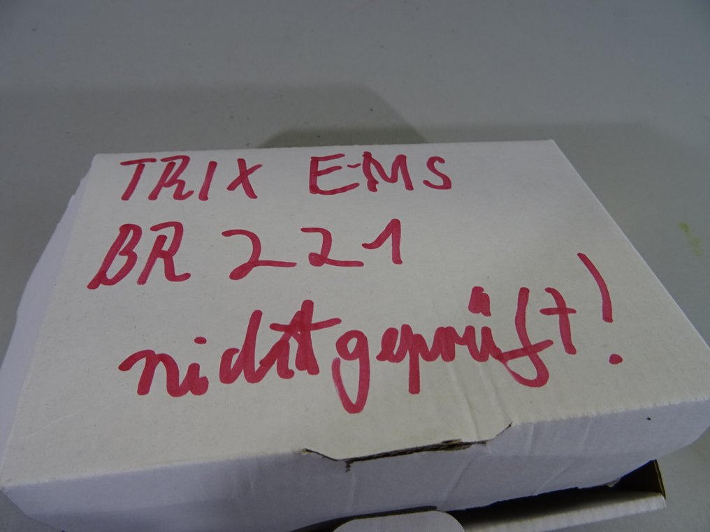 Minitrix N - Diesel locomotive (1) - V 221 'German Federal Railway' with EMS - DB #2.1