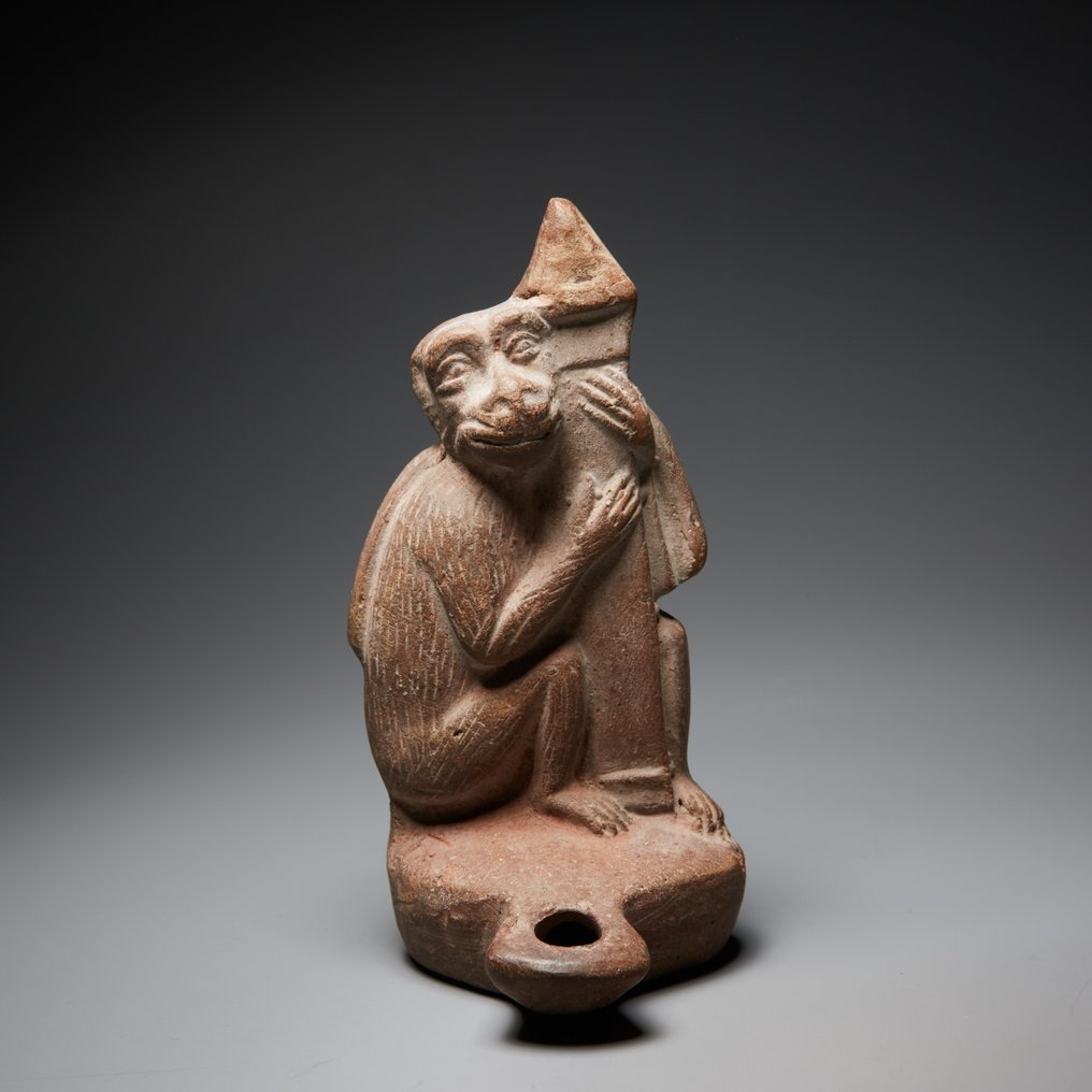 古埃及 Terracotta 油燈與猿。西元前一世紀至西元一世紀。 8.2 公分高。 #1.0