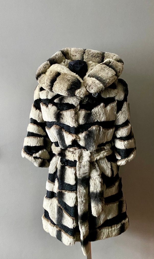 Artisan Furrier - Fur coat #2.1