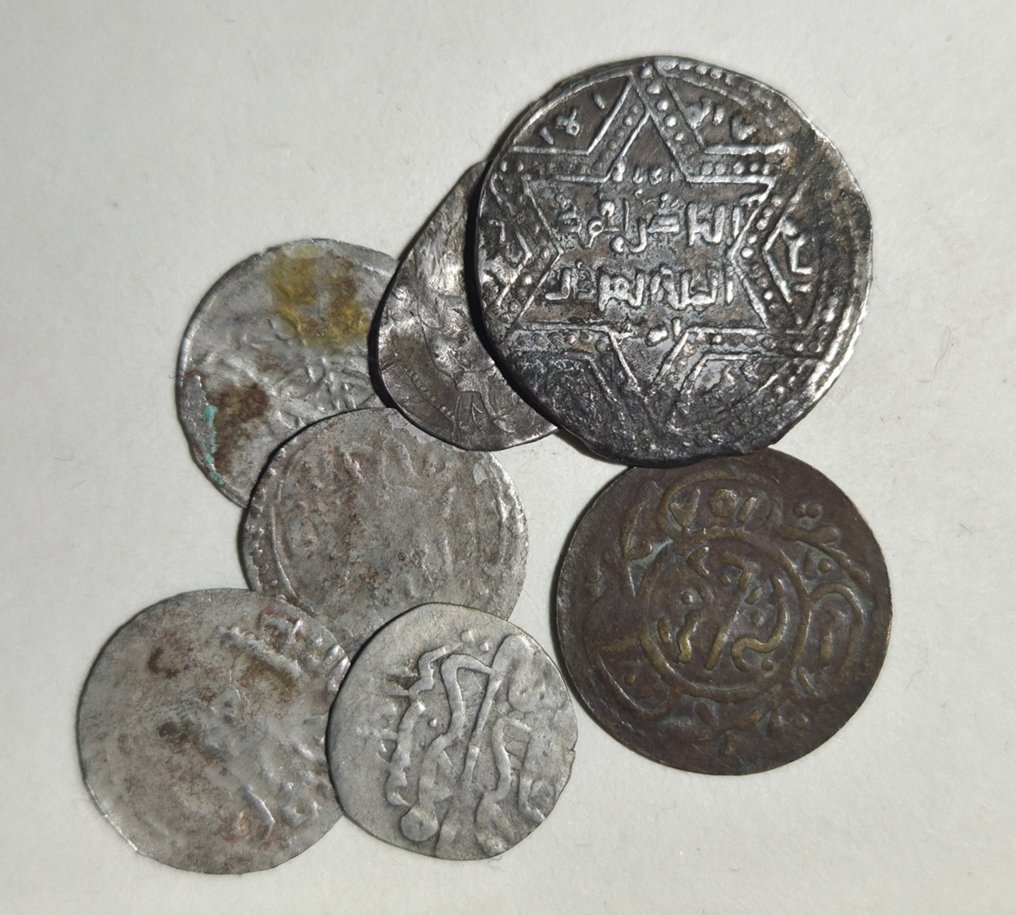 Islamic coins. Lot of 7 coins (6 x silver, 1 bronze), including Ottoman and Medieval, all to be attributed  (No reserve price) #1.0