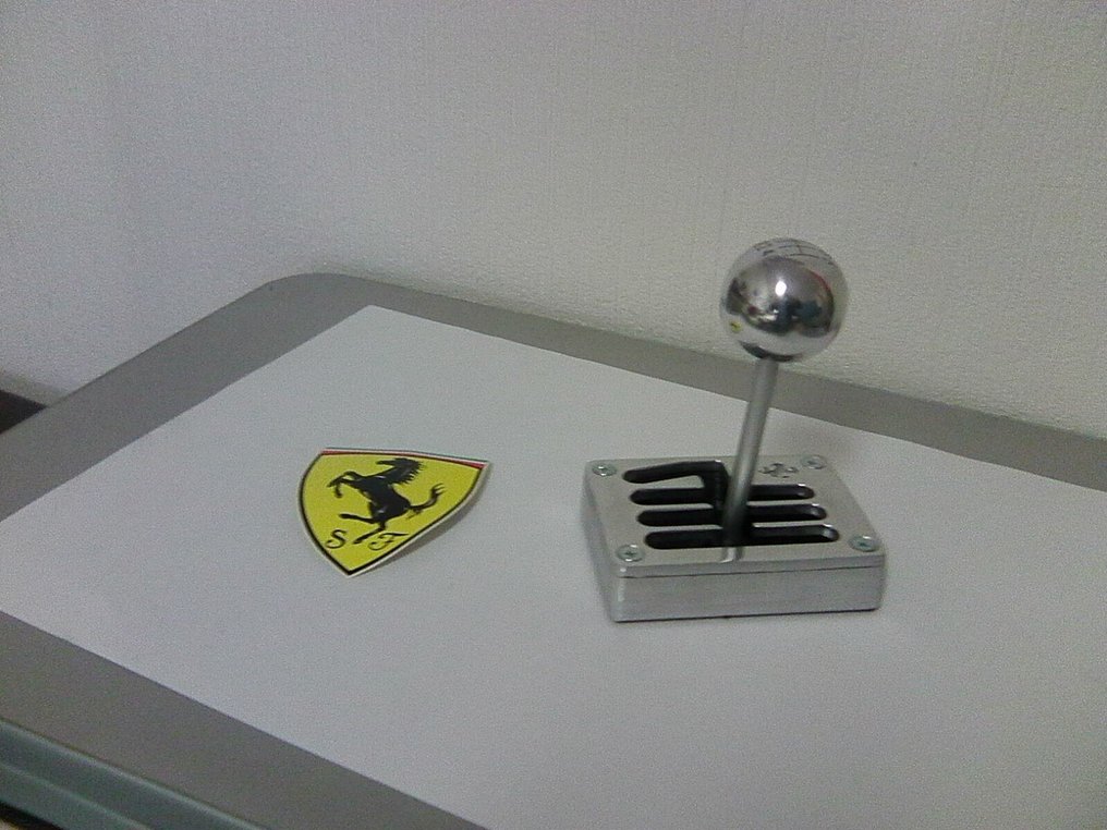 Badge - Ferrari #4.3