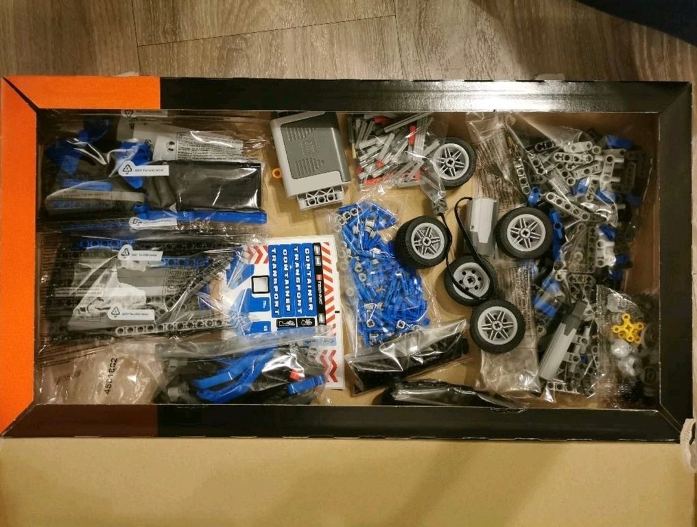 Lego Set - 8052 - Technik - Container Truck #1.0