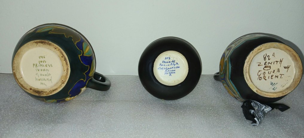 Plateelbakkerij Zuid-Holland - Vase (7) - Pottery - Ceramics from among others Arnhem. #4.3