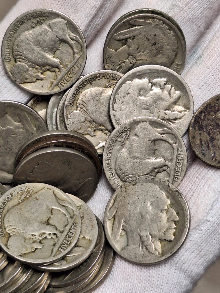 Ηνωμένες Πολιτείες. Lot of 50 Buffalo Nickels, mostly without date - Some with date, some without date (χωρίς τιμή ασφαλείας) #2.1