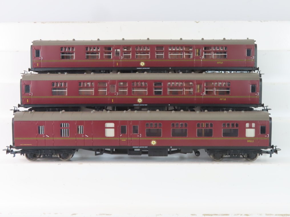 Märklin H0 - 41551 - Set Machetă tren transport călători (1) - Set de vehicule de pasageri cu trei piese 'Hogwarts Express'. #1.0